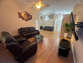 Fast Wifi, Comm Pool, Gym, Golf, Playground, B-ball, Tennis court and more